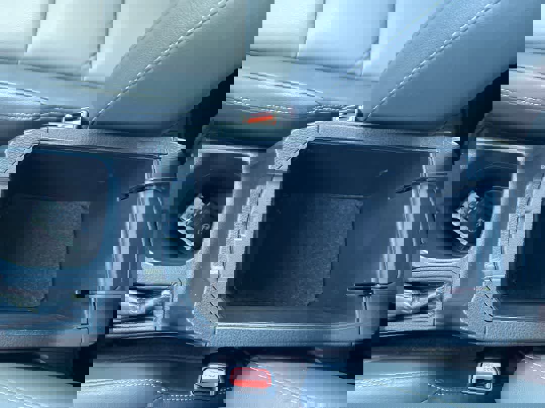 Used 2015 Toyota RAV4 Limited w/ Technology Package image 20