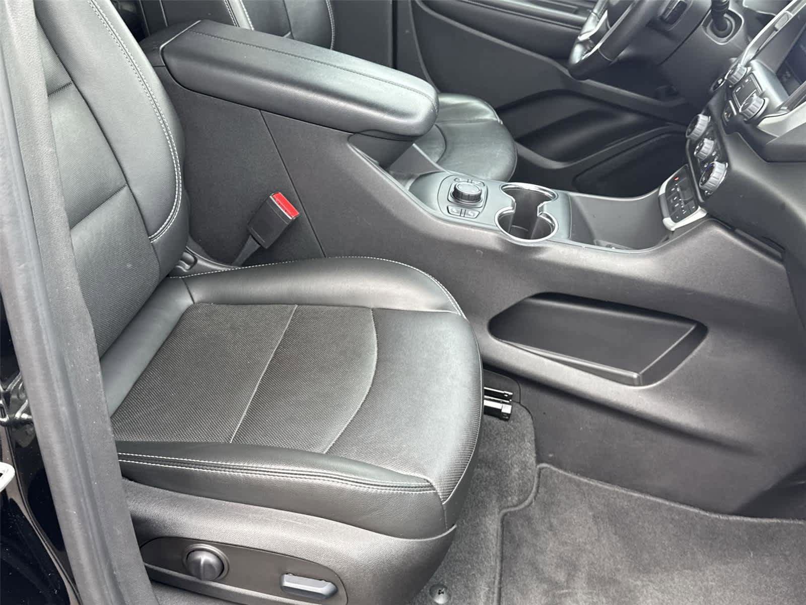Used 2022 GMC Terrain SLT image 16