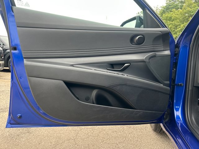 Certified 2025 Hyundai Elantra Sport FWD image 13