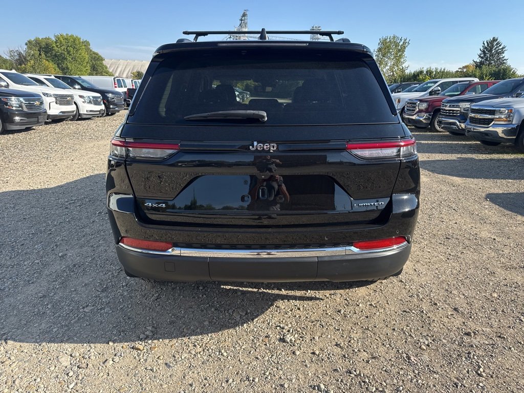 Used 2022 Jeep Grand Cherokee Limited w/ Trailer Tow Prep Group (B) image 4