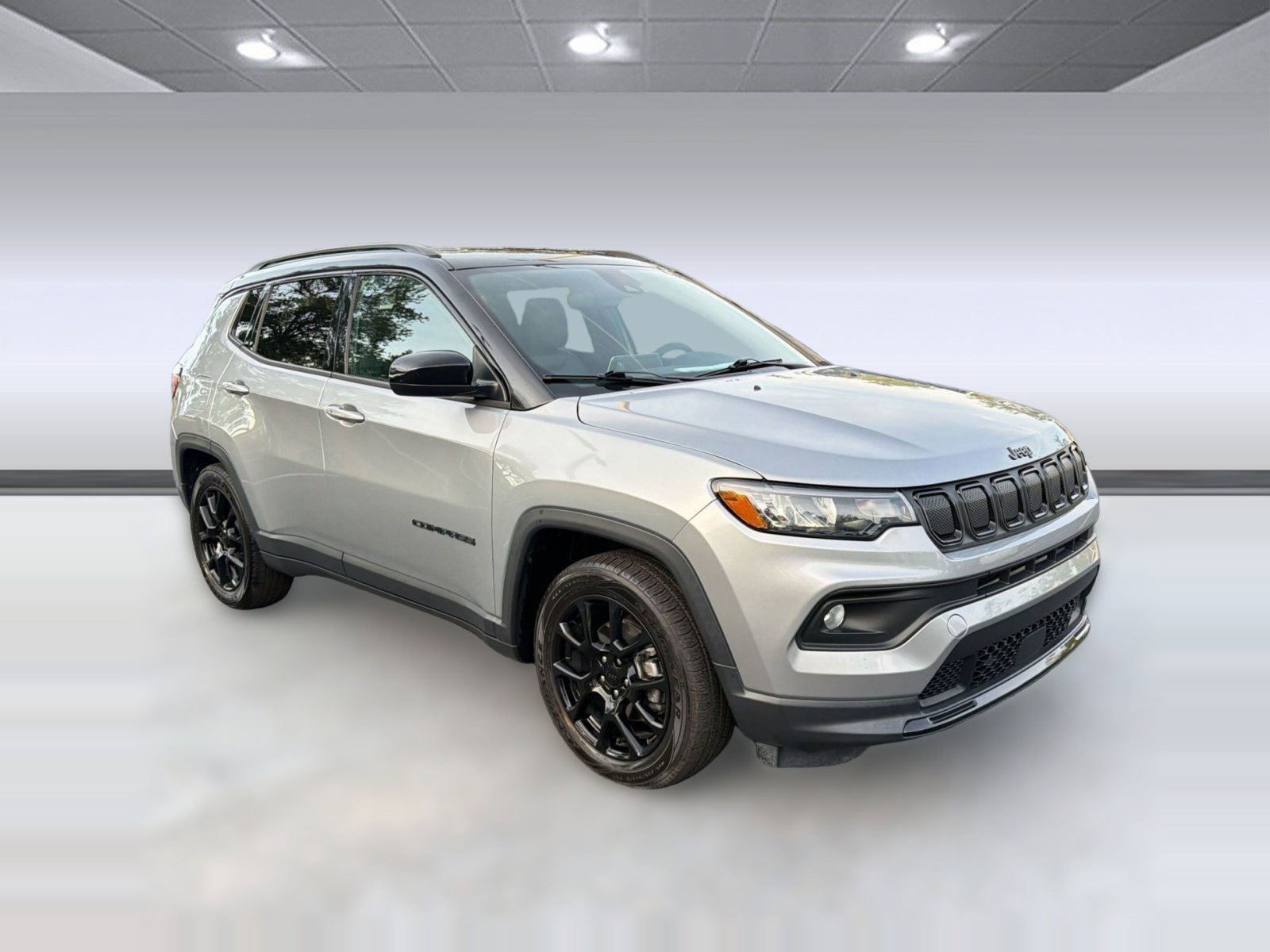 Used 2022 Jeep Compass Altitude FWD image 5
