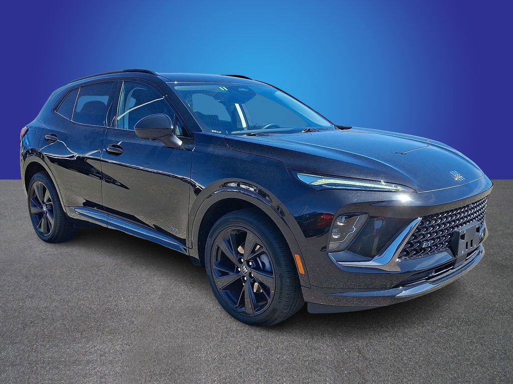 Used 2025 Buick Envision Sport Touring image 3