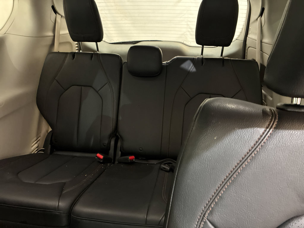 Used 2019 Chrysler Pacifica Touring-L Plus w/ Tire & Wheel Group FWD image 10