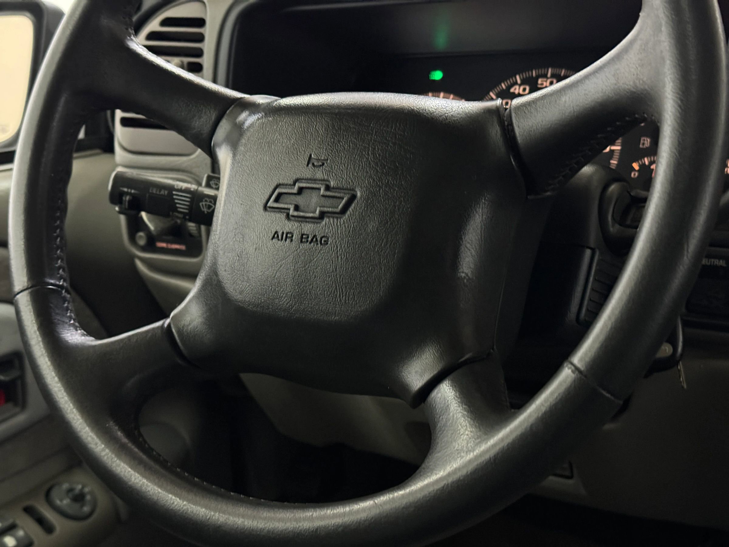 Used 2000 Chevrolet Tahoe Z71 w/ Comfort & Security Pkg AWD/4WD image 74