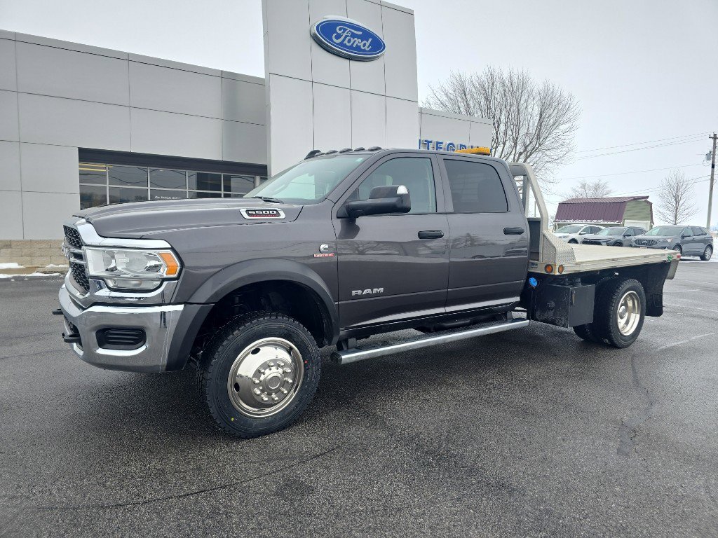 Used 2020 RAM 5500 Tradesman w/ Chrome Appearance Group image 2