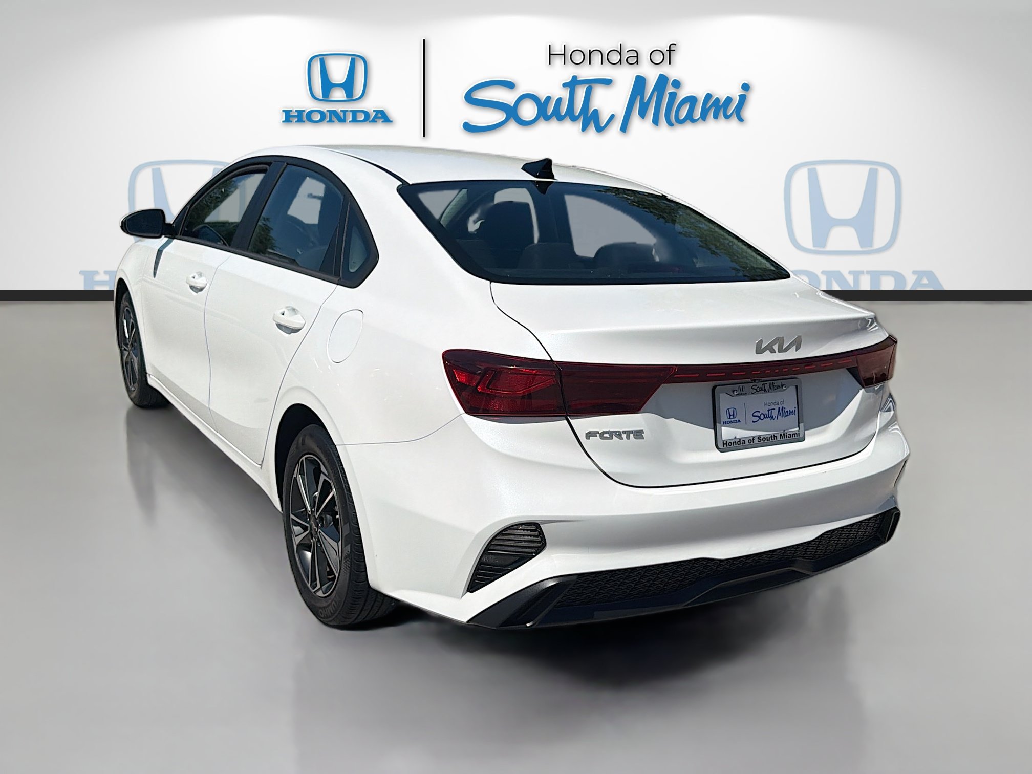 Used 2023 Kia Forte LXS FWD image 5