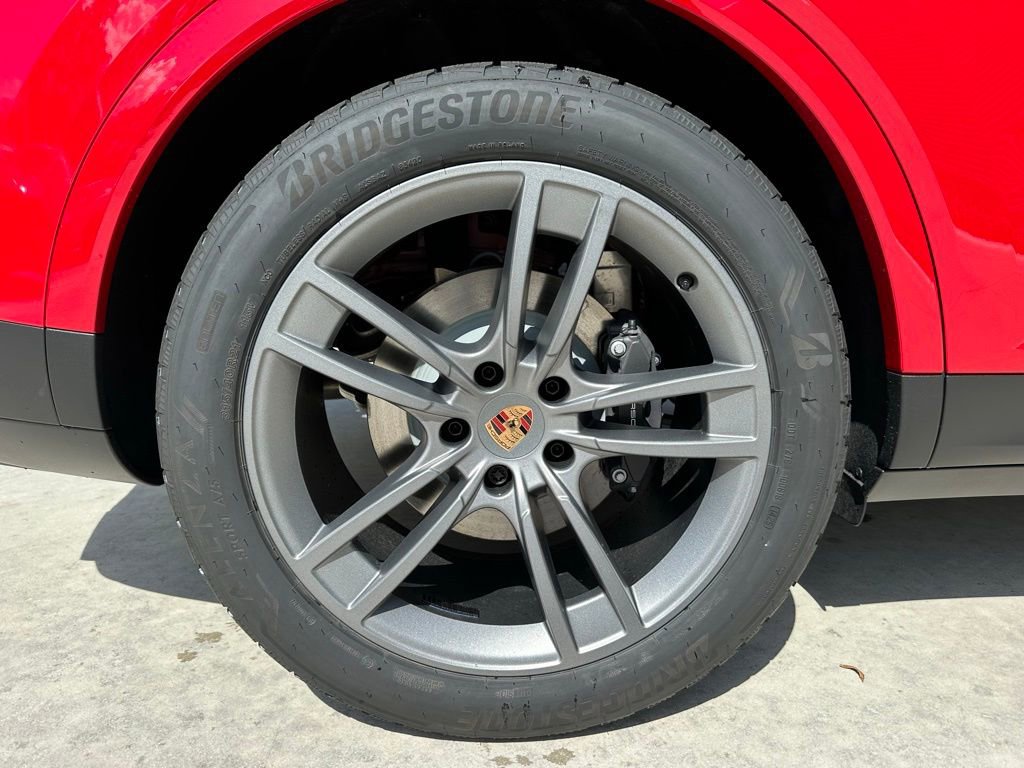 Used 2025 Porsche Cayenne E-Hybrid image 42