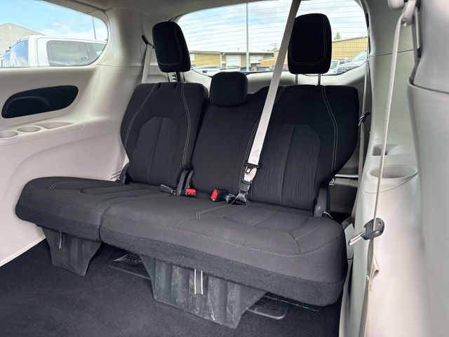 Used 2023 Chrysler Voyager LX FWD image 14