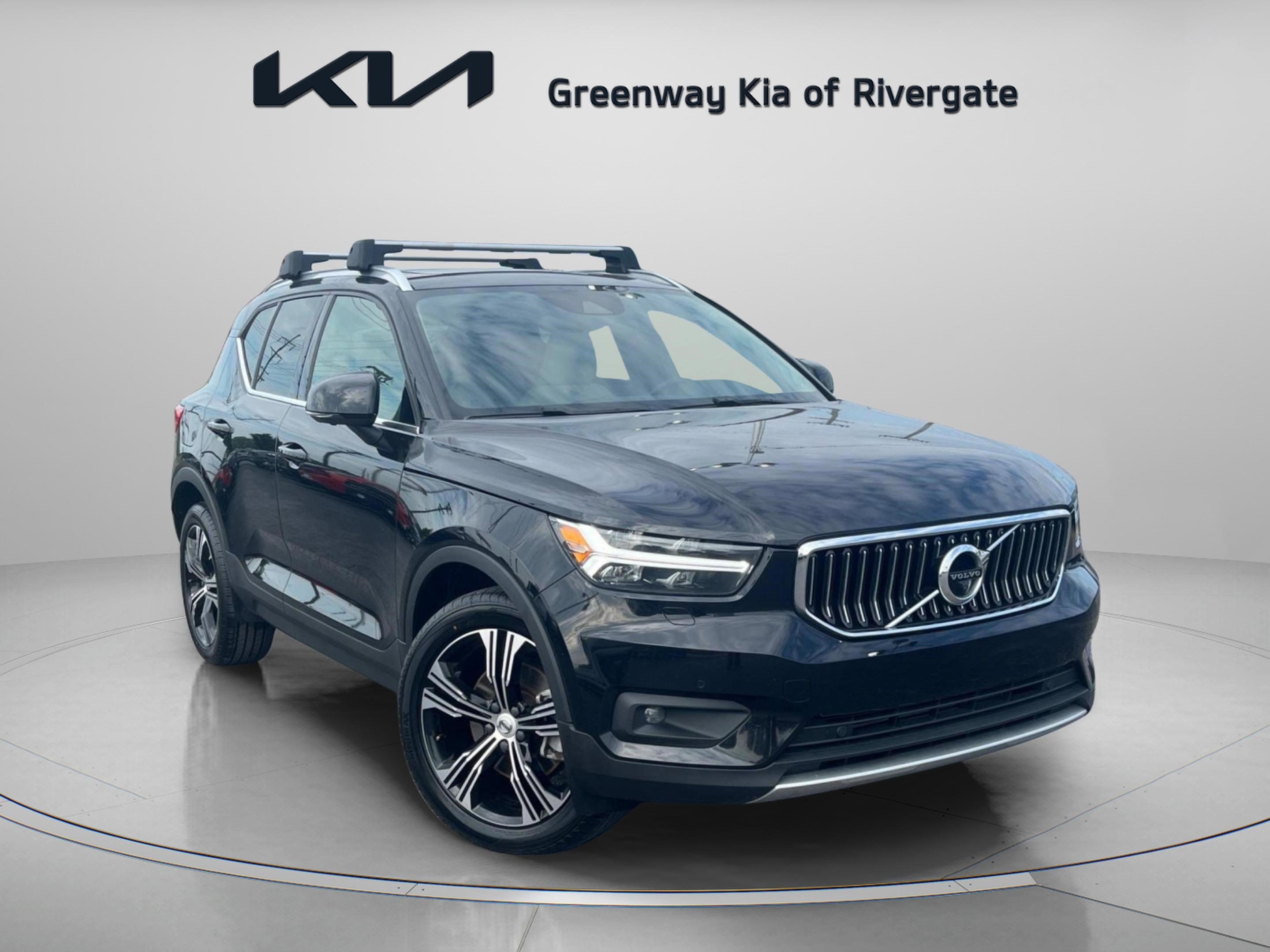 Used 2022 Volvo XC40 T5 Inscription w/ Advanced Package