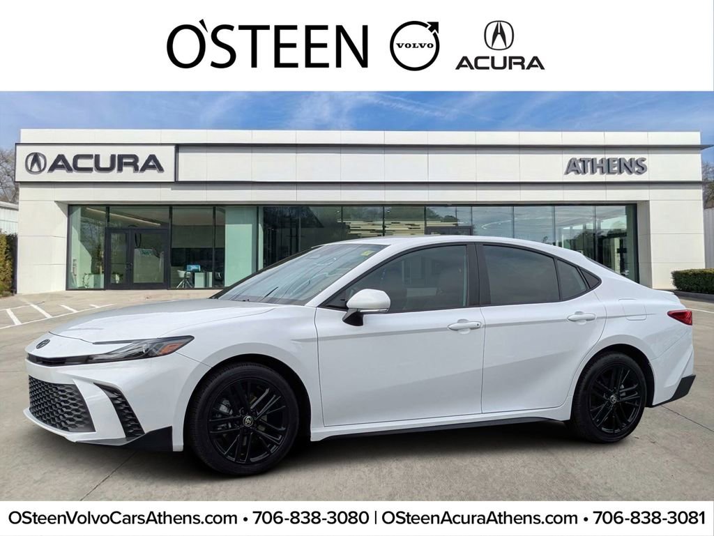 Used 2025 Toyota Camry SE FWD image 1