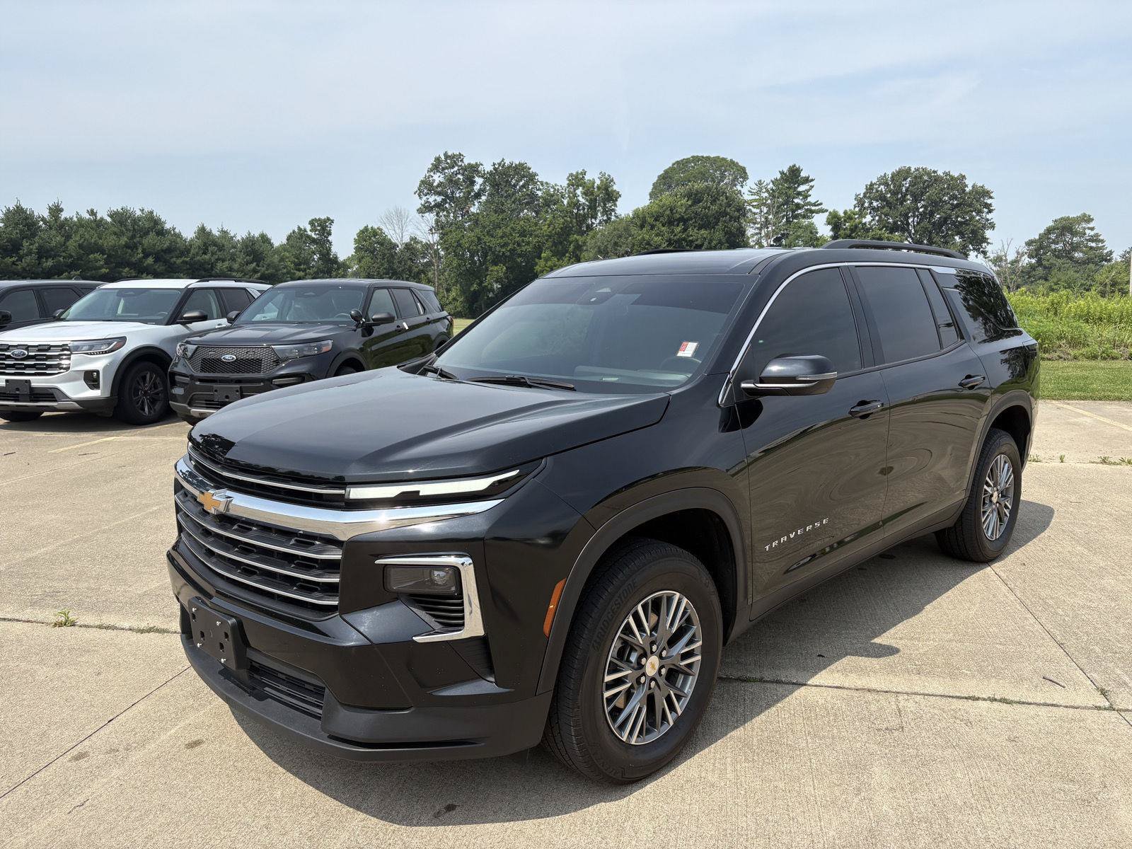 Used 2025 Chevrolet Traverse LT FWD image 22