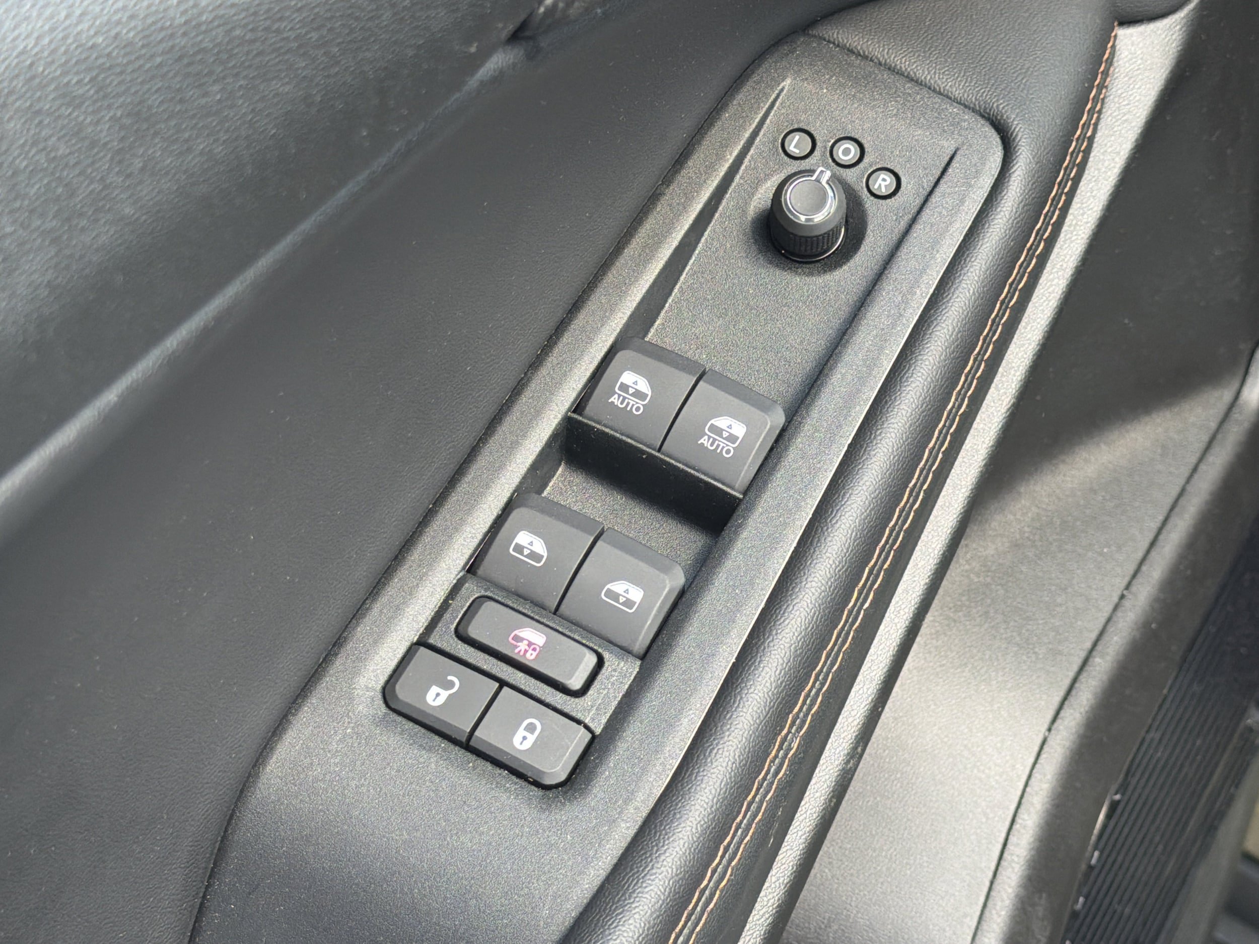Used 2026 Jeep Cherokee Overland AWD/4WD image 21