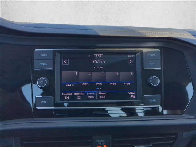 Used 2024 Volkswagen Jetta SE image 13