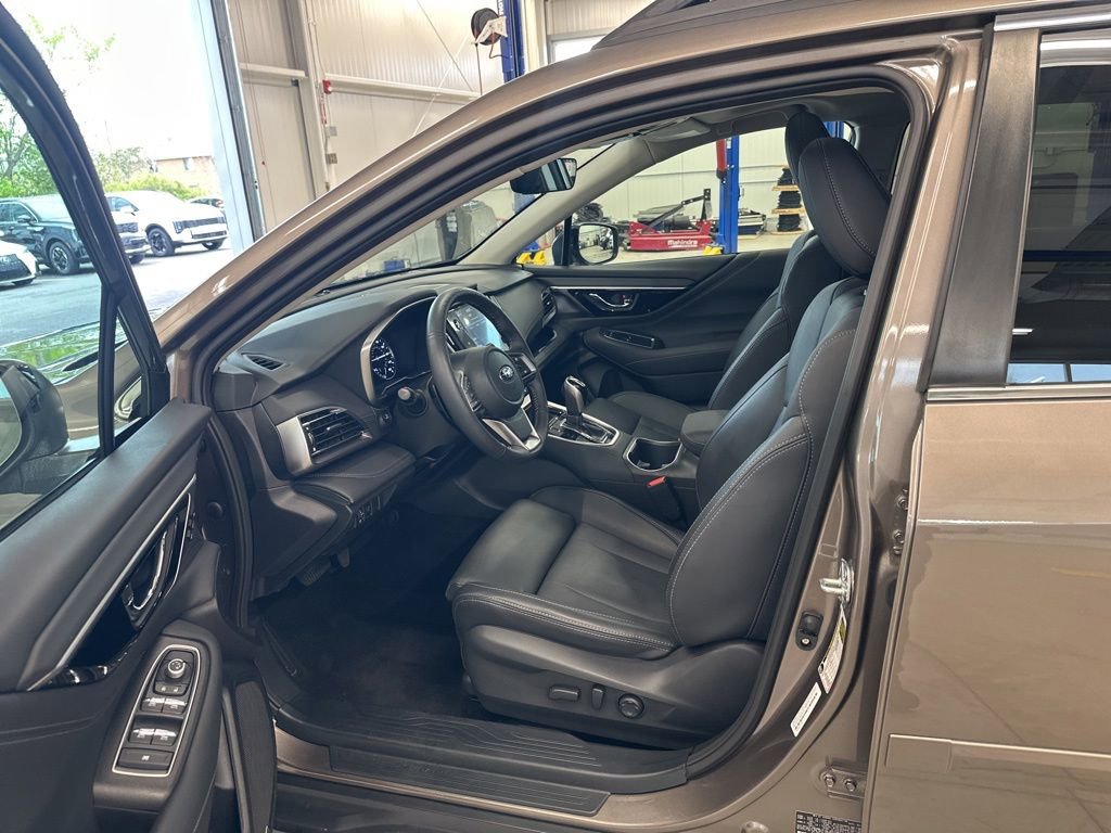 Certified 2023 Subaru Outback Limited XT AWD/4WD image 4