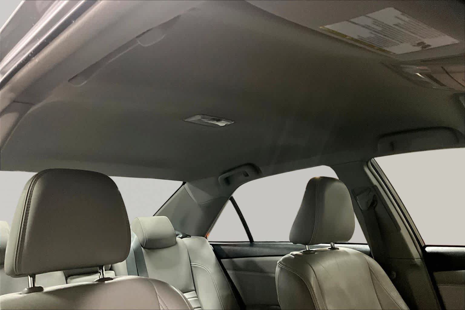 Used 2017 Toyota Camry XLE FWD image 14