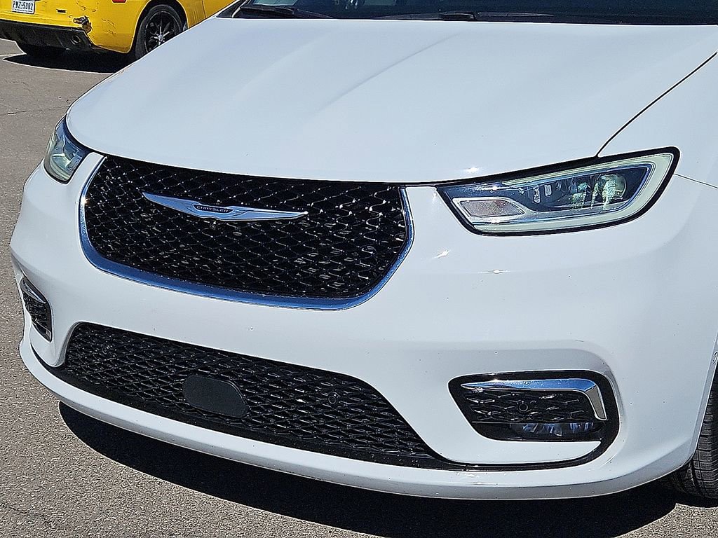 Used 2022 Chrysler Pacifica Limited image 7
