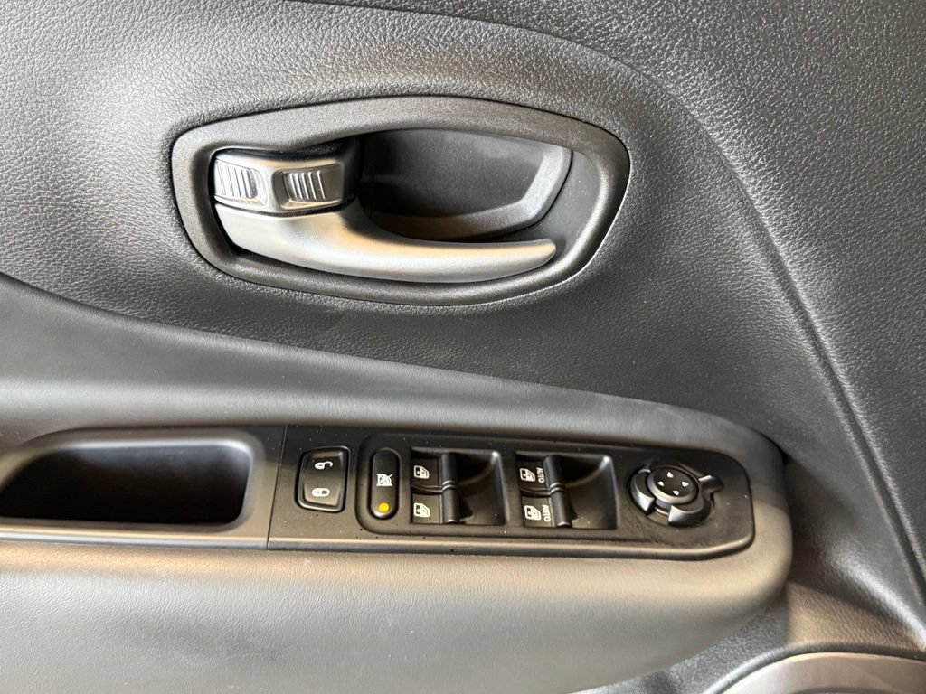 Certified 2022 Jeep Renegade Limited AWD/4WD image 30