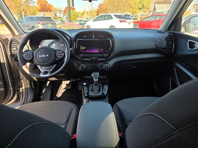 Used 2024 Kia Soul EX image 21