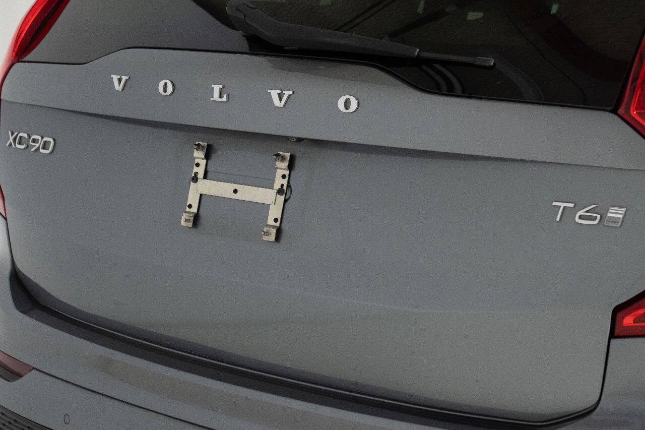 Used 2016 Volvo XC90 T6 Inscription w/ Vision Package AWD/4WD image 17