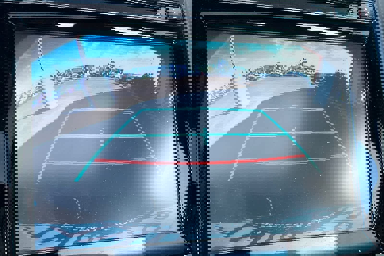 Used 2017 Toyota Camry XLE image 21