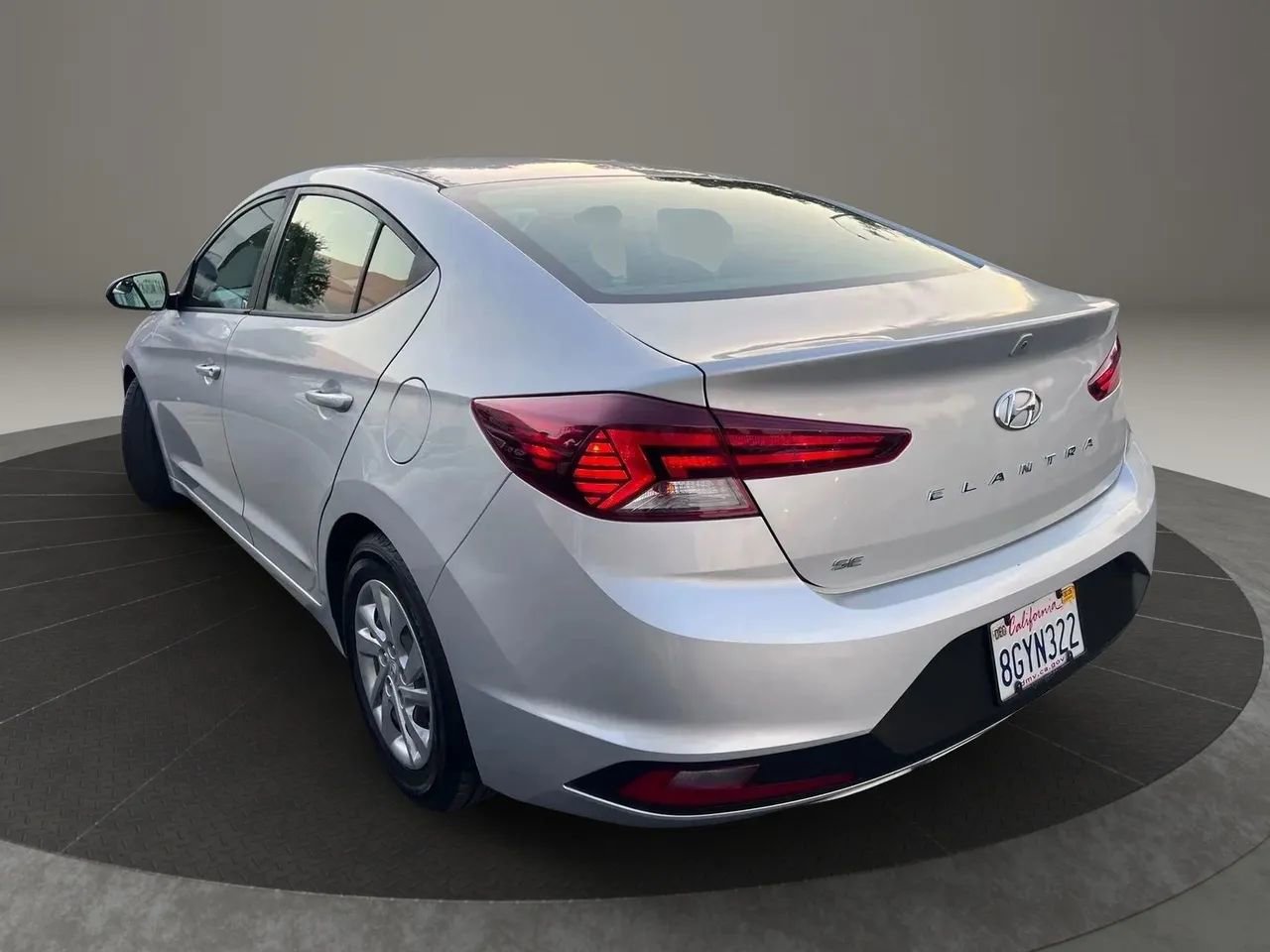 Used 2019 Hyundai Elantra SE w/ Cargo Package image 3