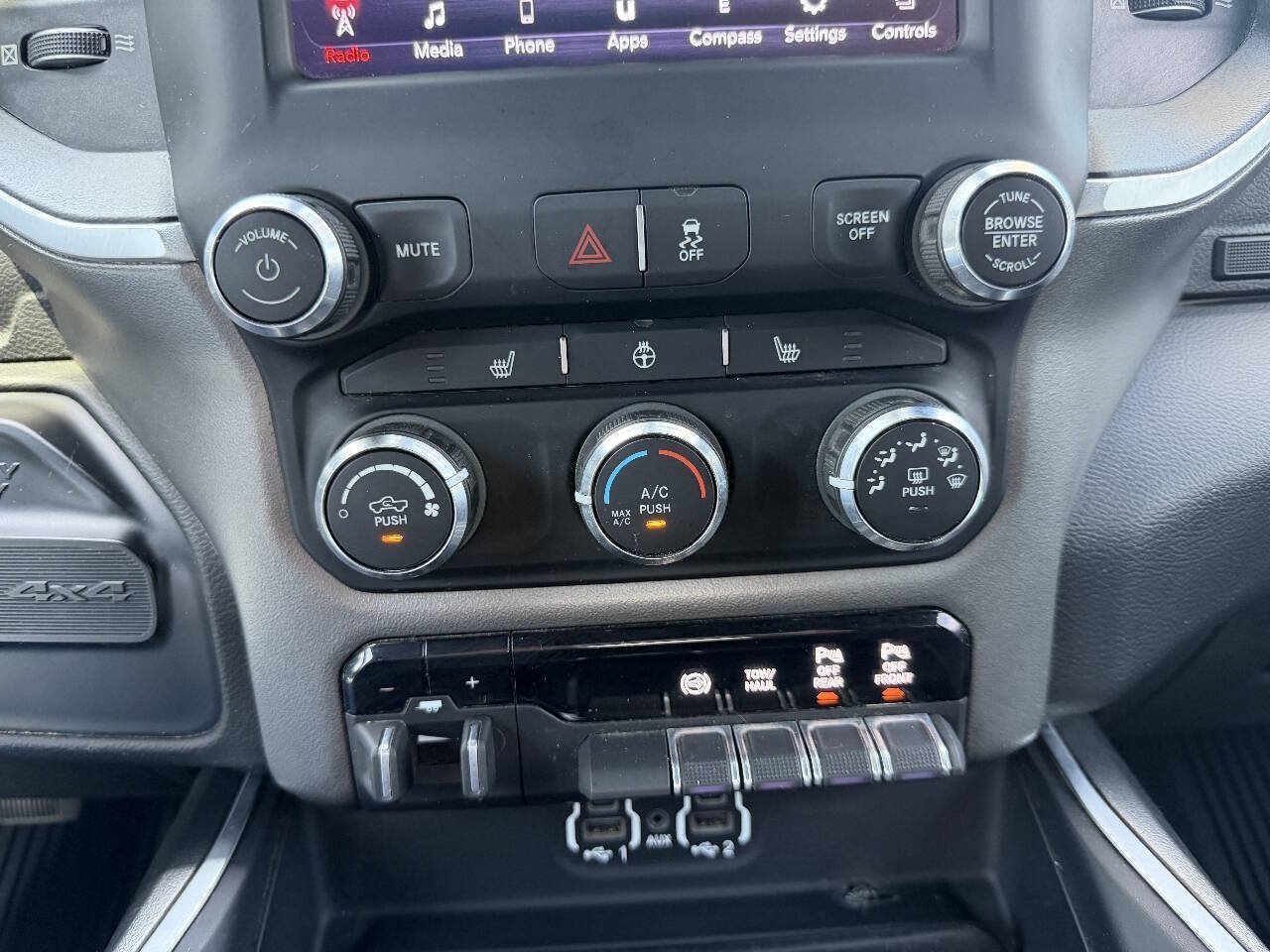 Used 2020 RAM 2500 Big Horn w/ Night Edition AWD/4WD image 29