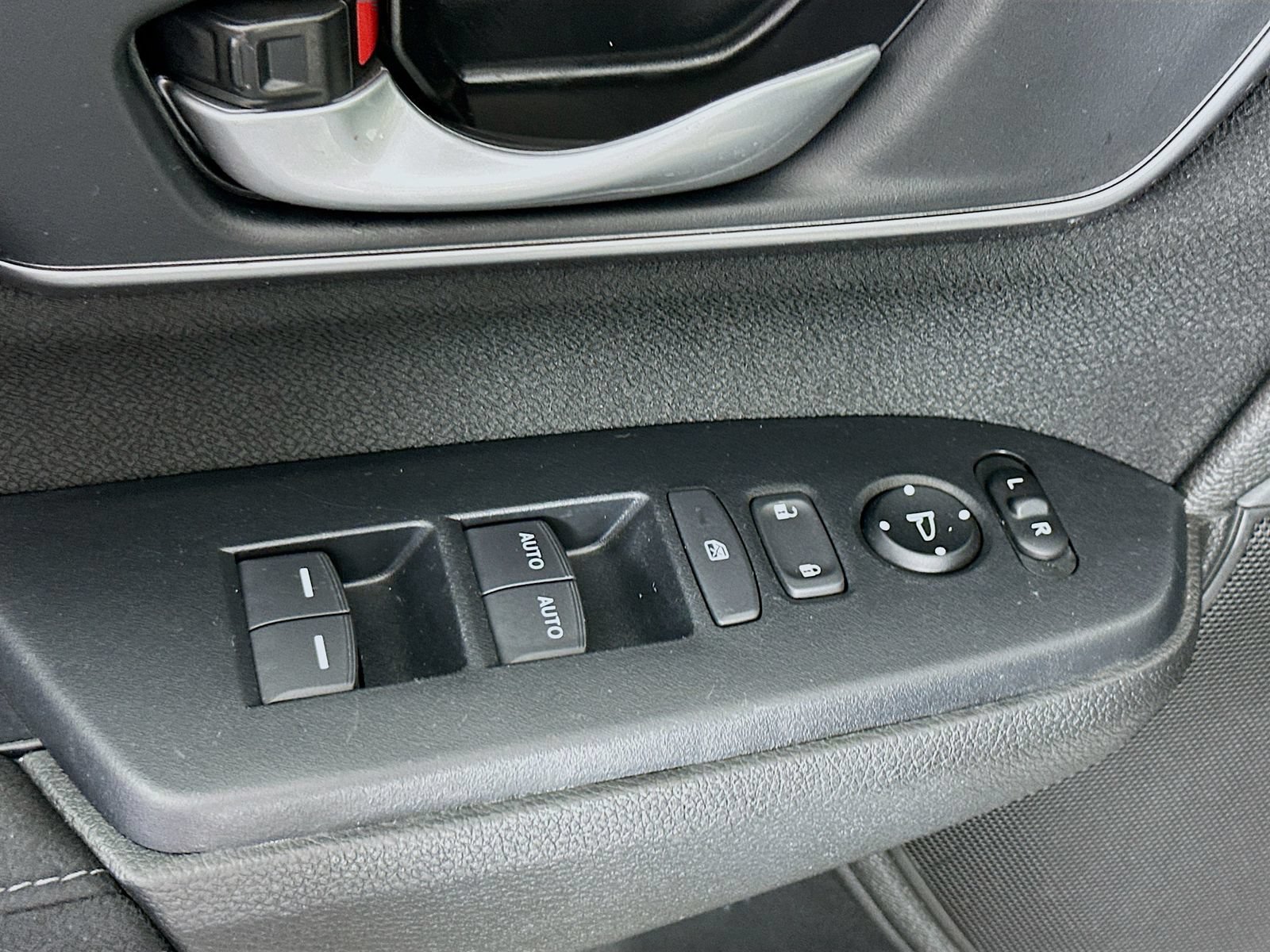 Used 2022 Honda CR-V EX image 17