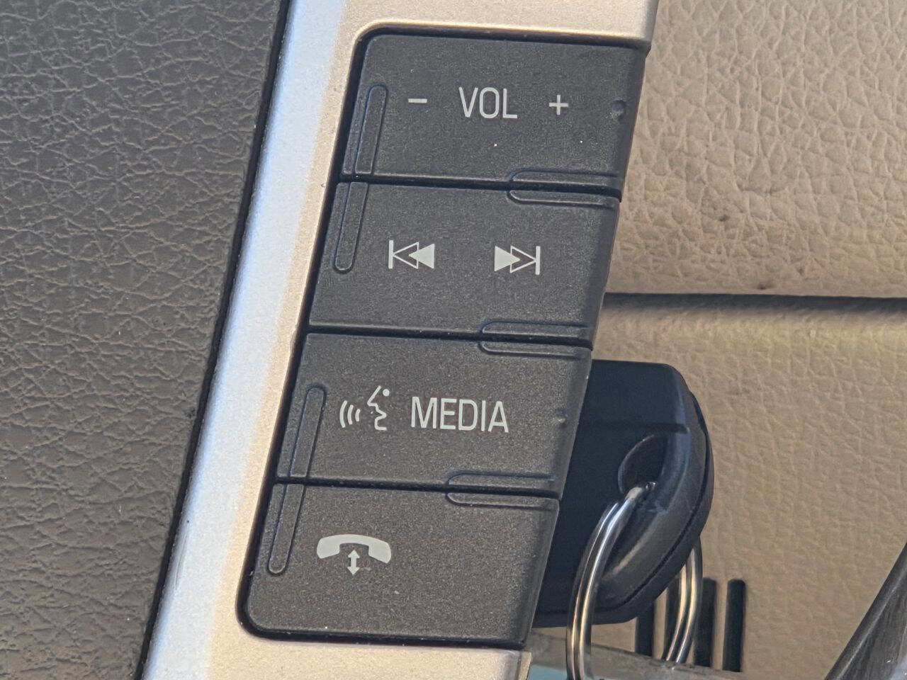 Used 2010 Lincoln MKX AWD image 28