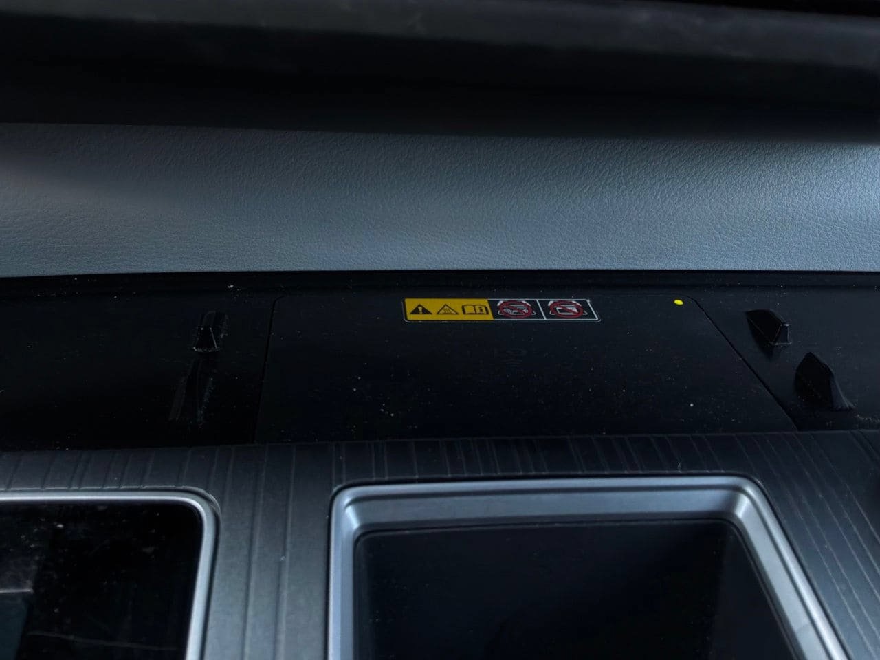 Used 2026 Toyota Sienna XLE FWD image 32