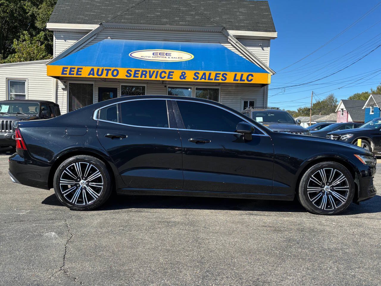 Used 2019 Volvo S60 T5 Inscription FWD image 1