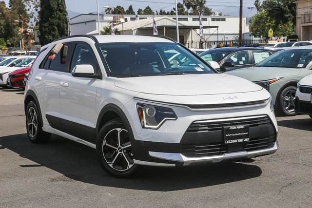 Certified 2025 Kia Niro EX FWD image 2