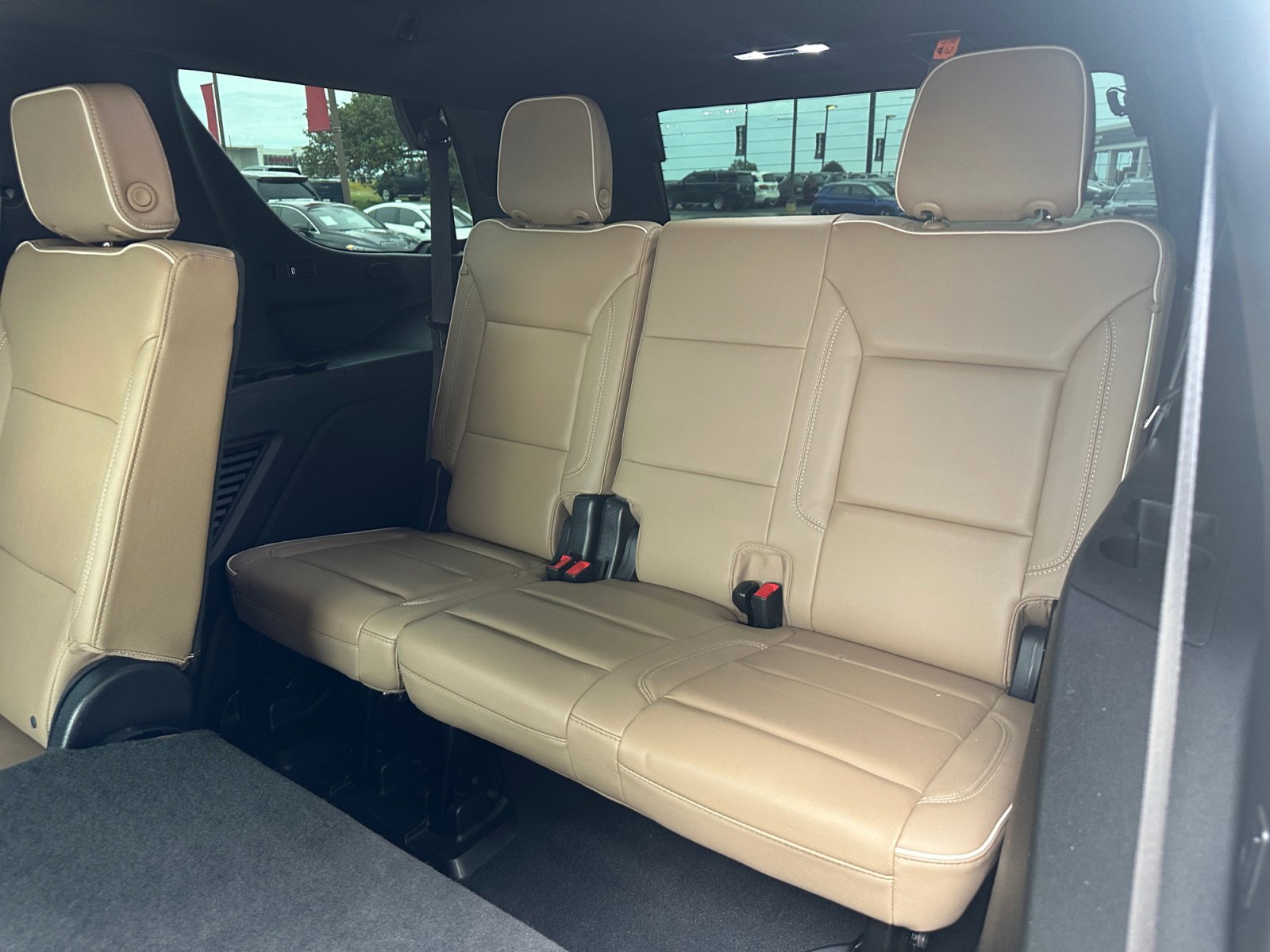 Used 2023 Chevrolet Tahoe Premier w/ Premium Package 2 AWD/4WD image 25
