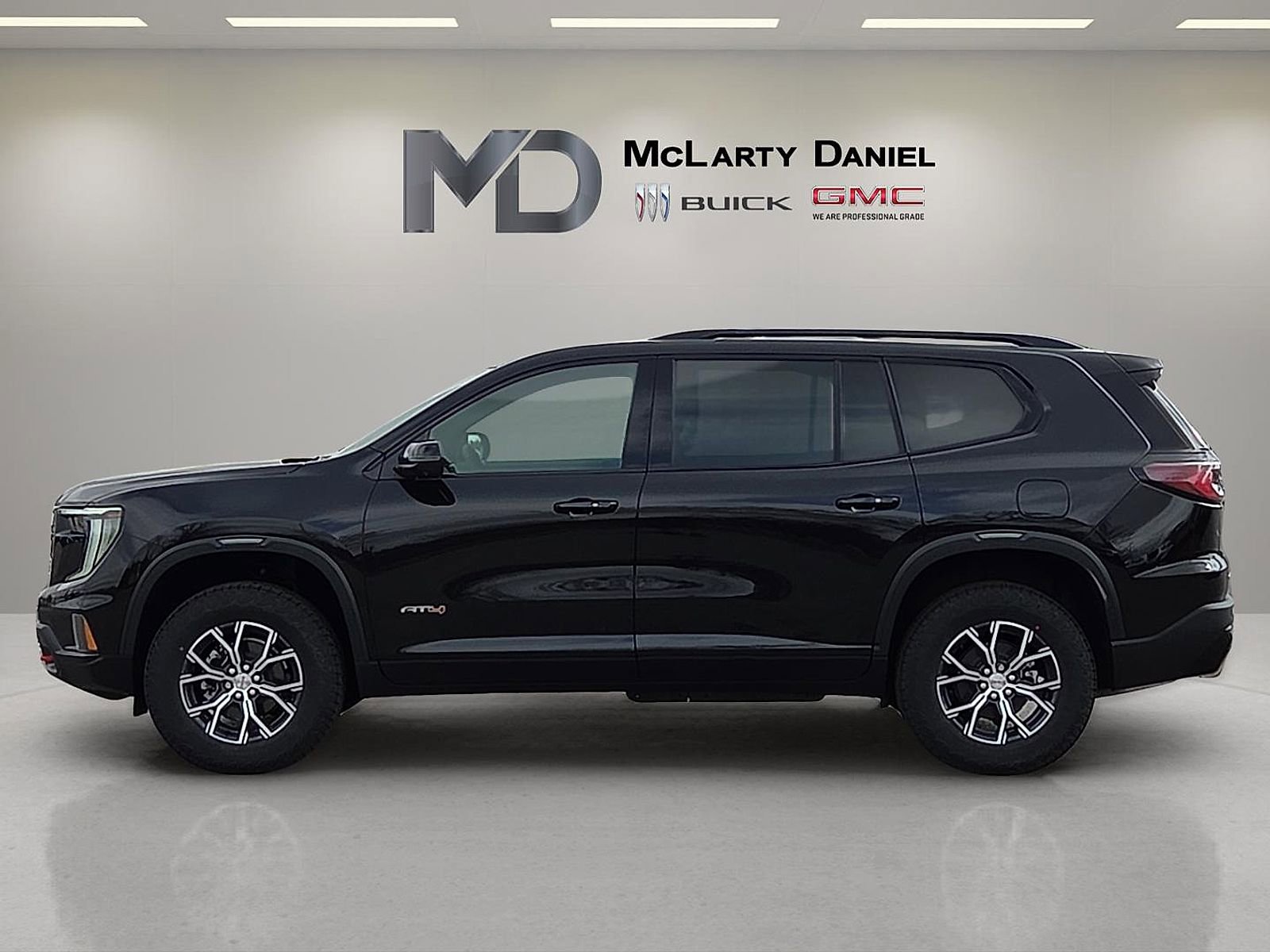New 2026 GMC Acadia AT4 w/ Luxury Package image 3
