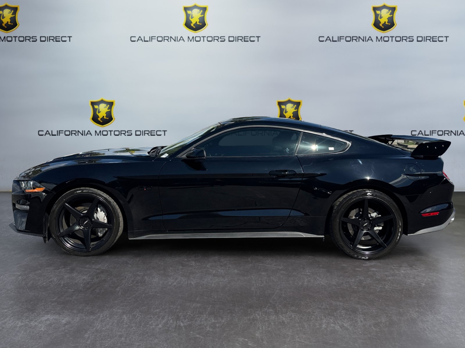 Used 2020 Ford Mustang GT Premium w/ Equipment Group 401A RWD image 2