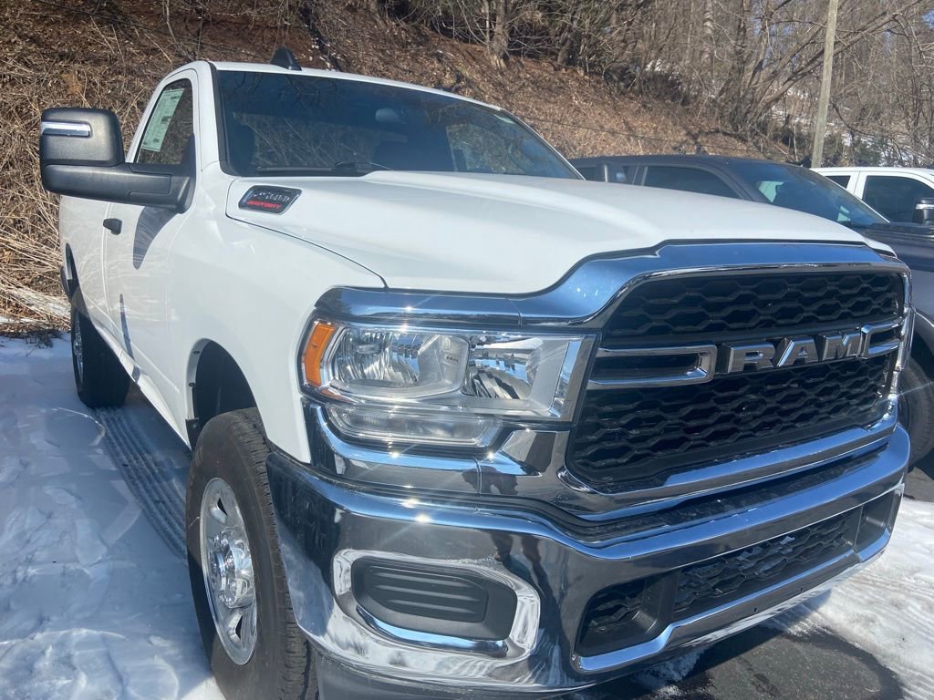 Used 2024 RAM 2500 Tradesman w/ Chrome Appearance Group image 5