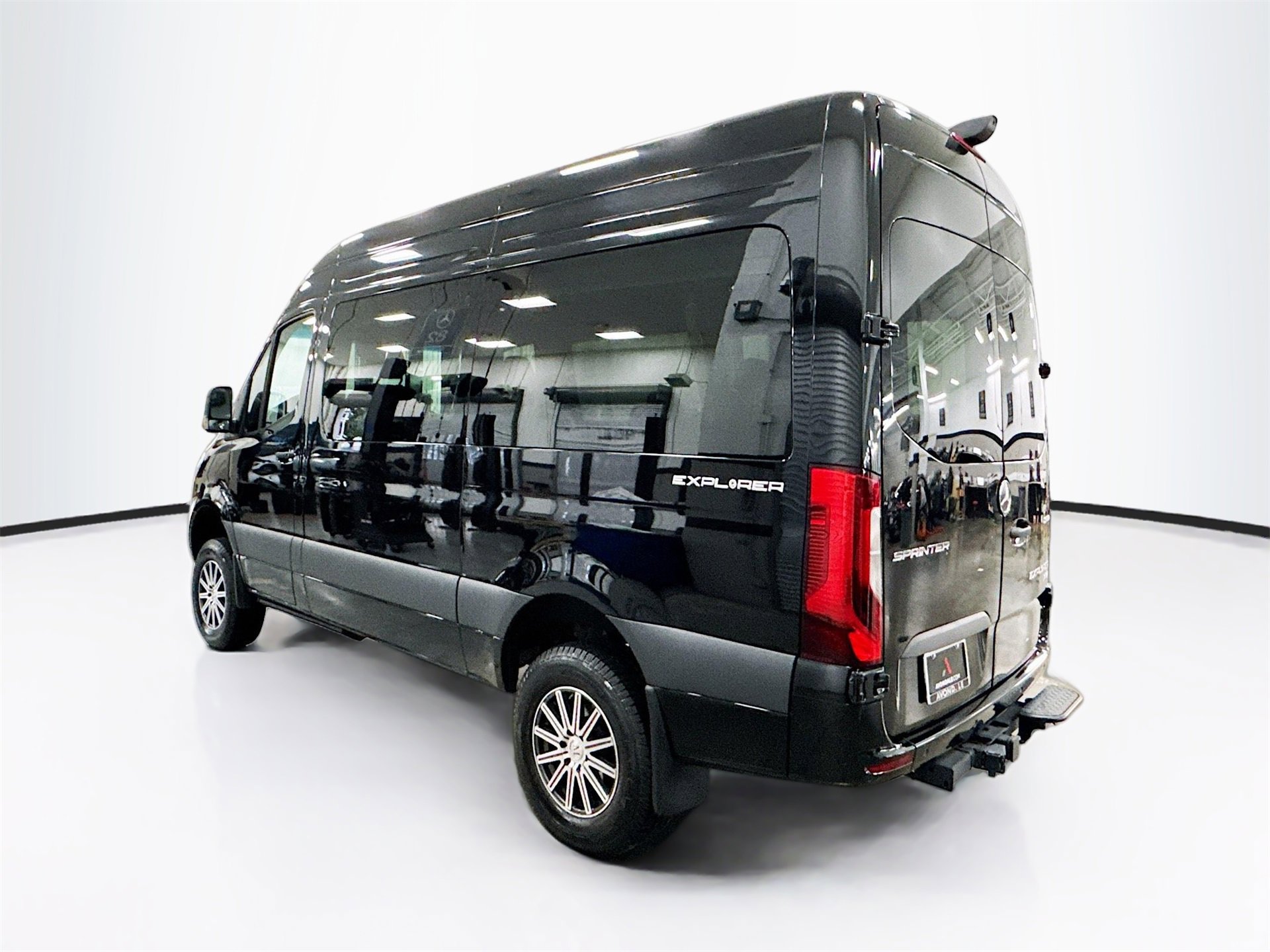 Used 2024 Mercedes-Benz Sprinter 2500 image 6