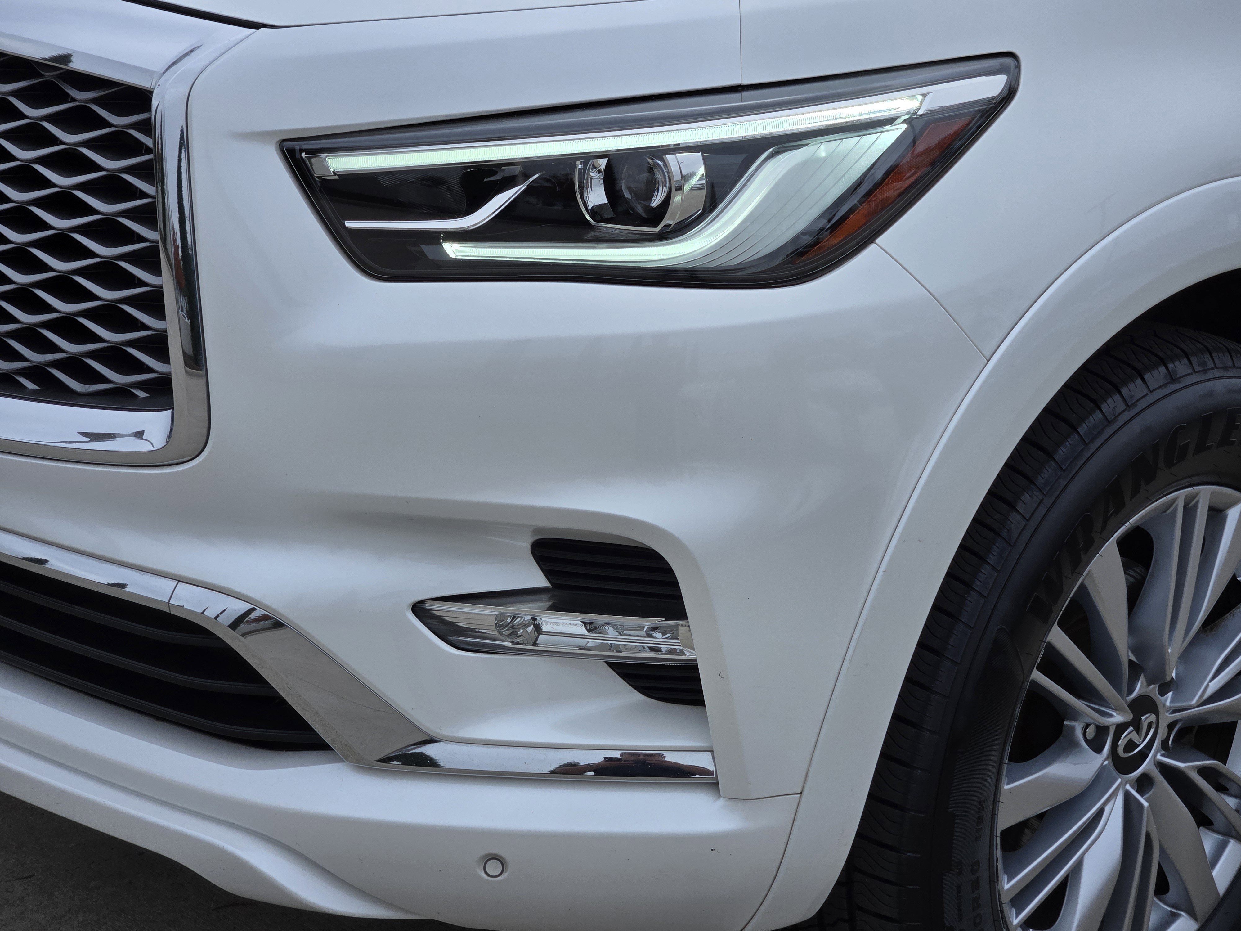 Used 2019 INFINITI QX80 Luxe w/ Proassist Package image 8