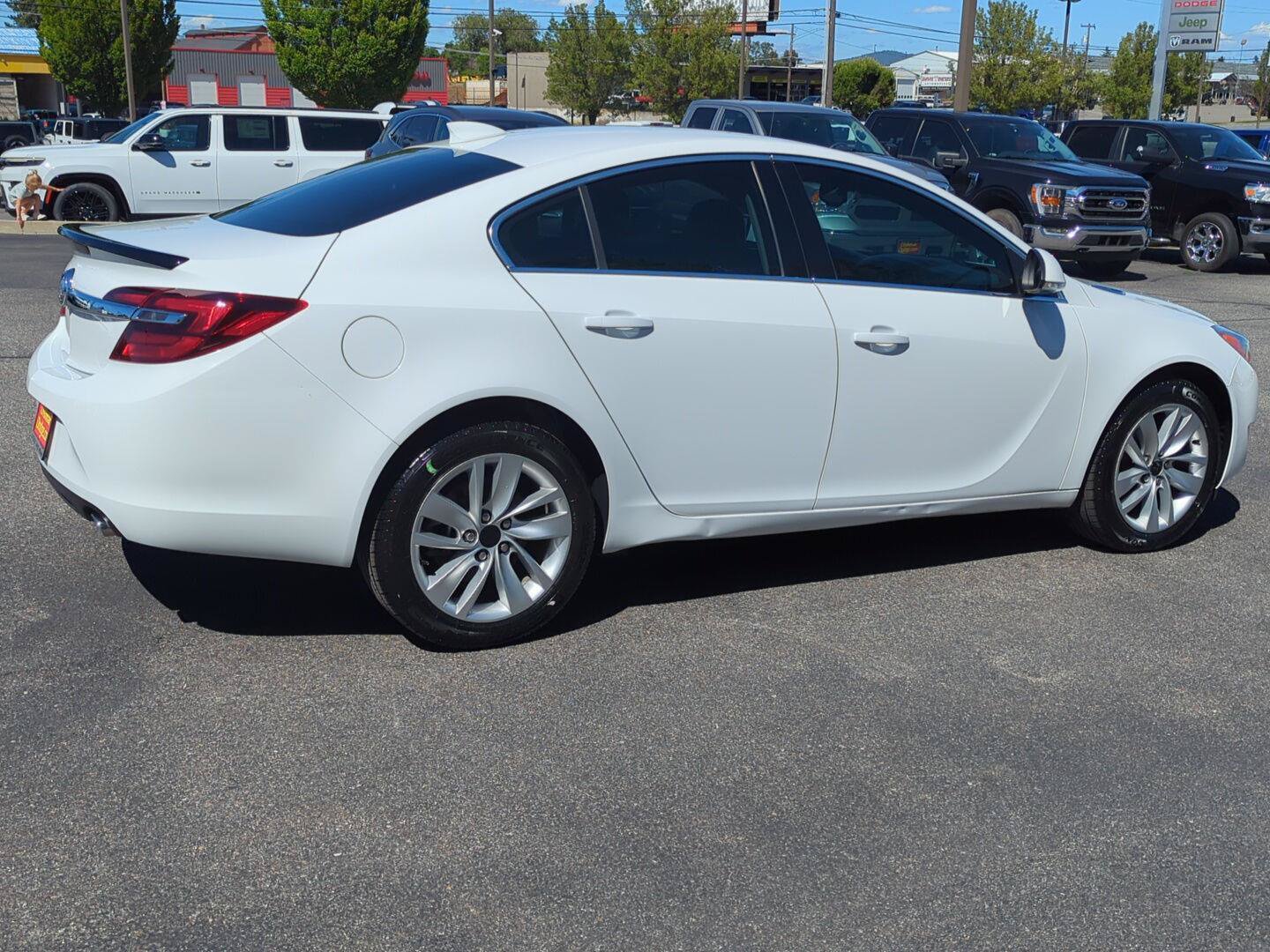 Used 2017 Buick Regal AWD image 6