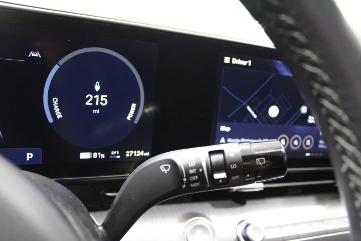 Used 2024 Hyundai Kona Limited FWD image 40