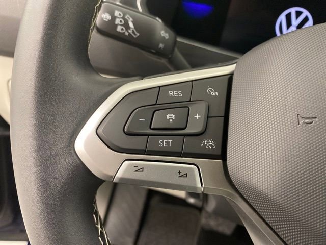 Used 2023 Volkswagen Tiguan SE image 16