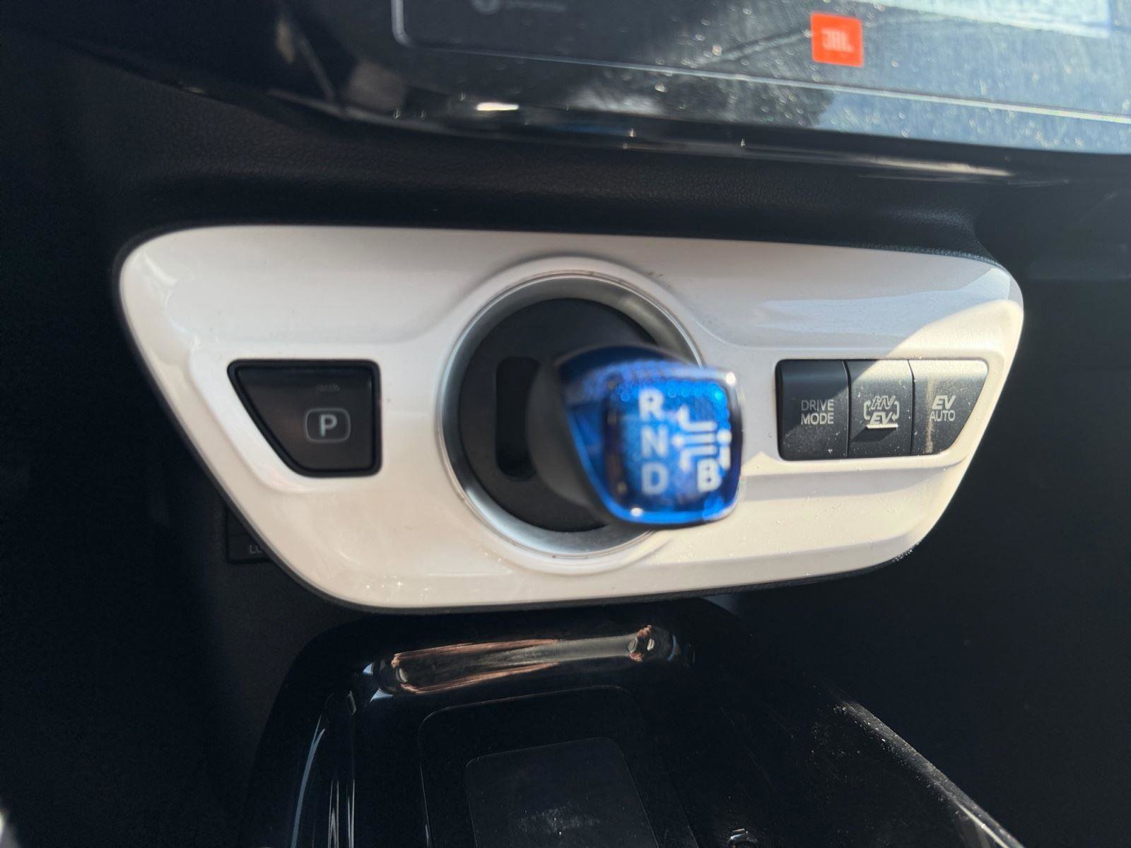 Used 2017 Toyota Prius Prime Advanced w/ Carpet Mat Package FWD image 22