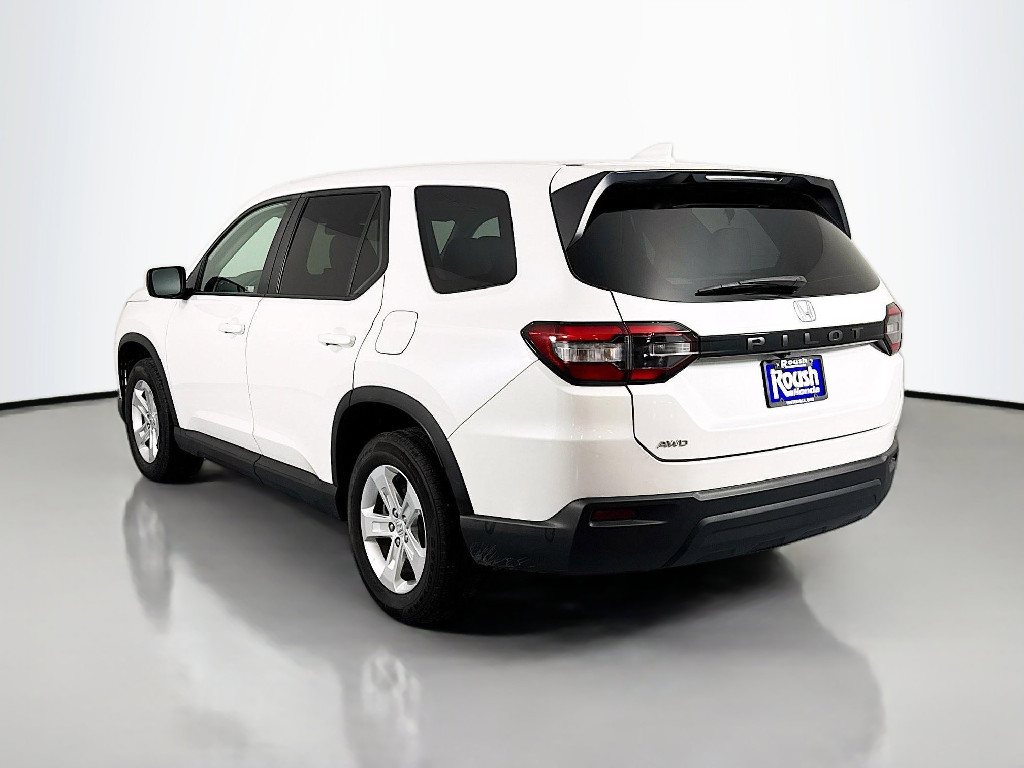 Certified 2023 Honda Pilot LX image 7