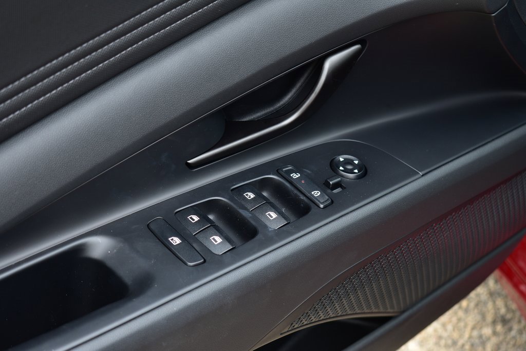 New 2025 Hyundai Elantra Sport image 13