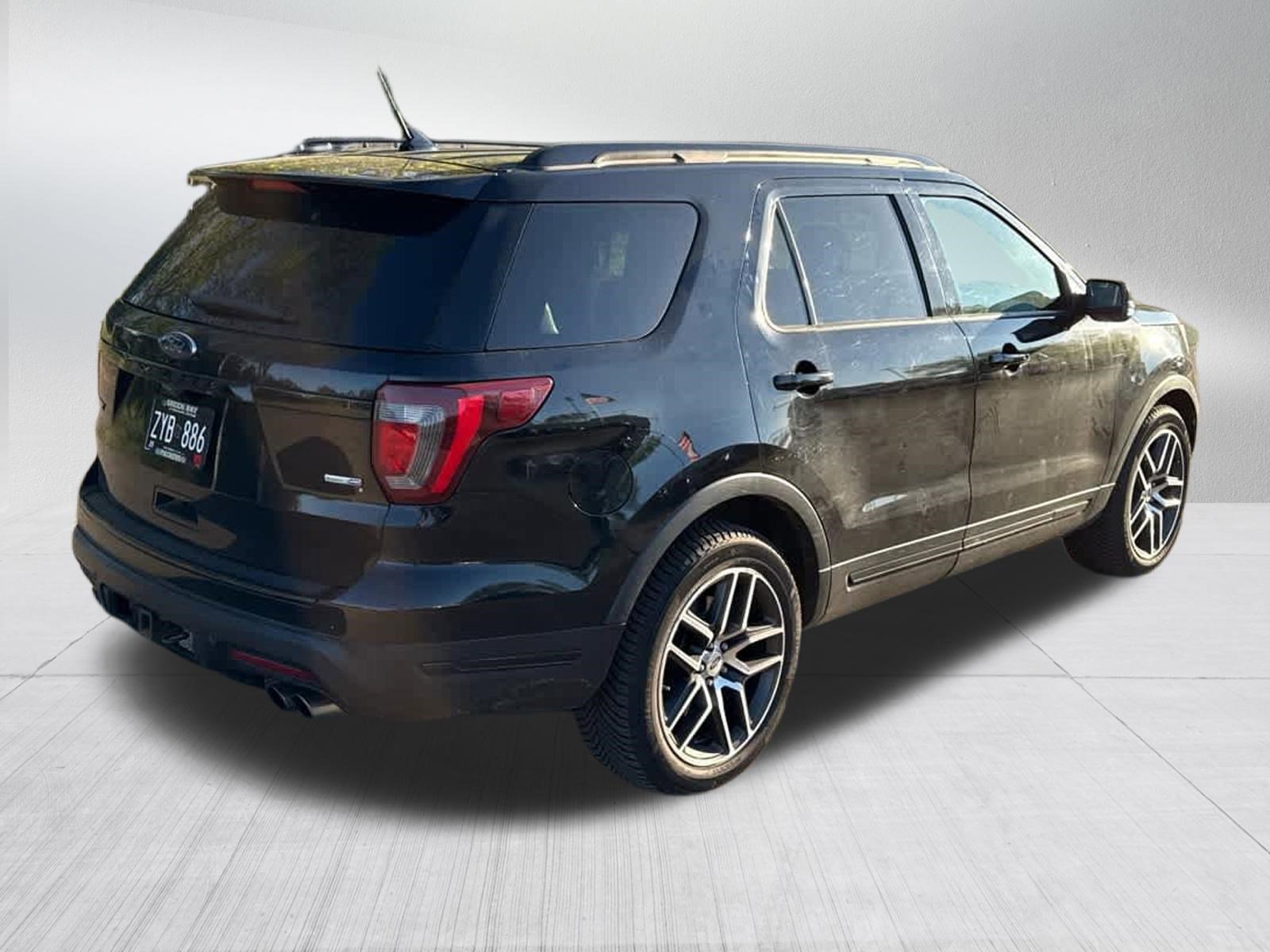 Used 2018 Ford Explorer Sport w/ Equipment Group 401A AWD/4WD image 7