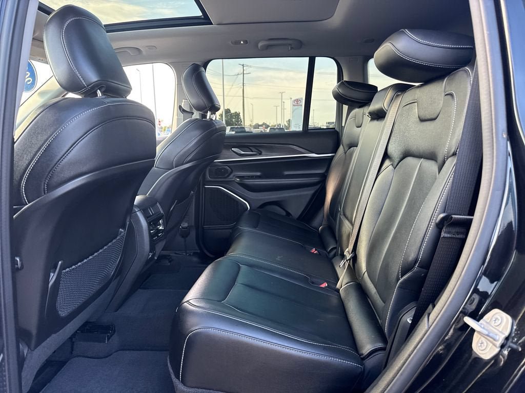 Used 2022 Jeep Grand Cherokee Limited AWD/4WD image 14