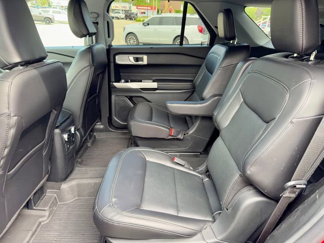 Used 2023 Ford Explorer Limited w/ Equipment Group 301A AWD/4WD image 11
