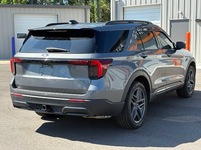 Used 2025 Ford Explorer ST-Line w/ Premium Package RWD image 5