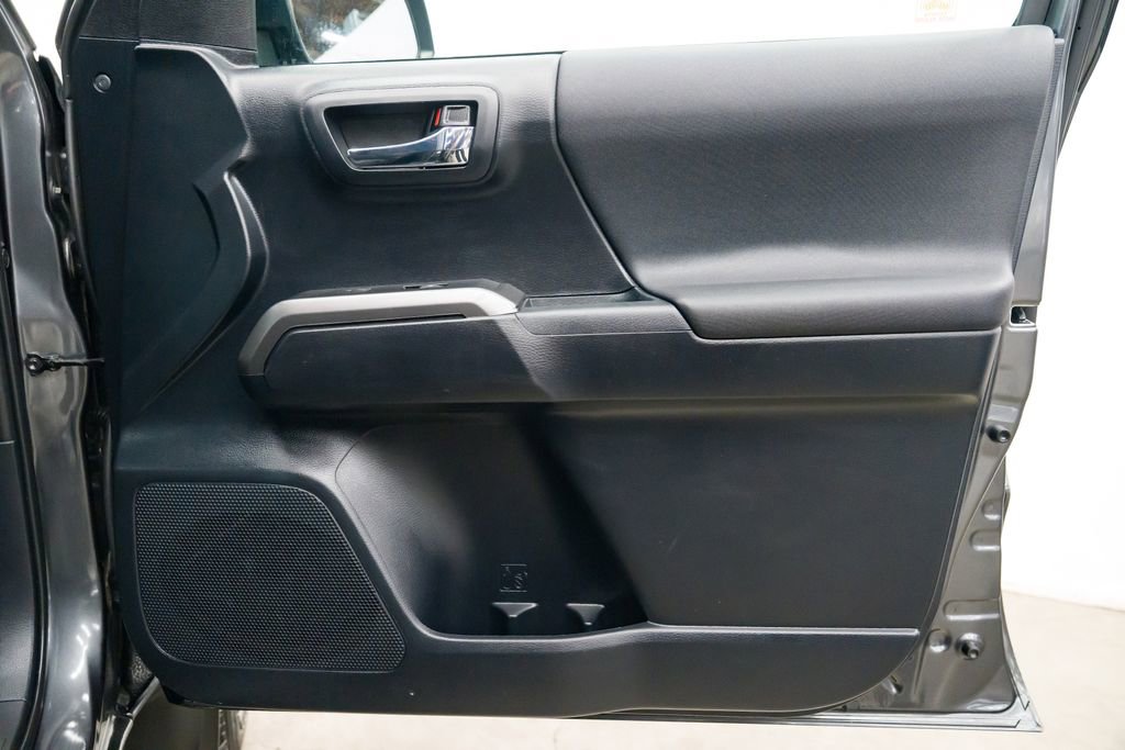 Used 2019 Toyota Tacoma TRD Off-Road image 26