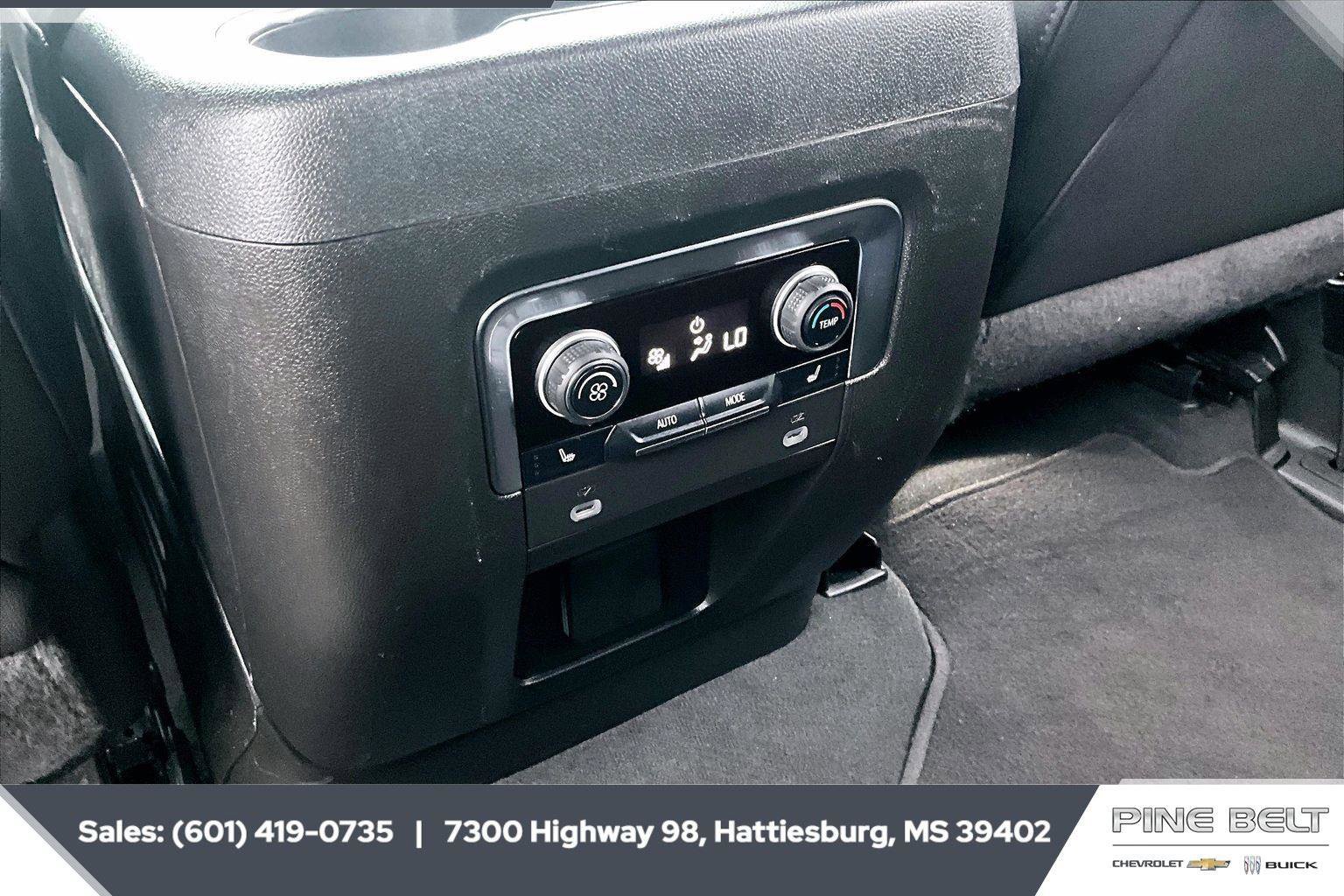 Used 2024 Chevrolet Tahoe Premier AWD/4WD image 25