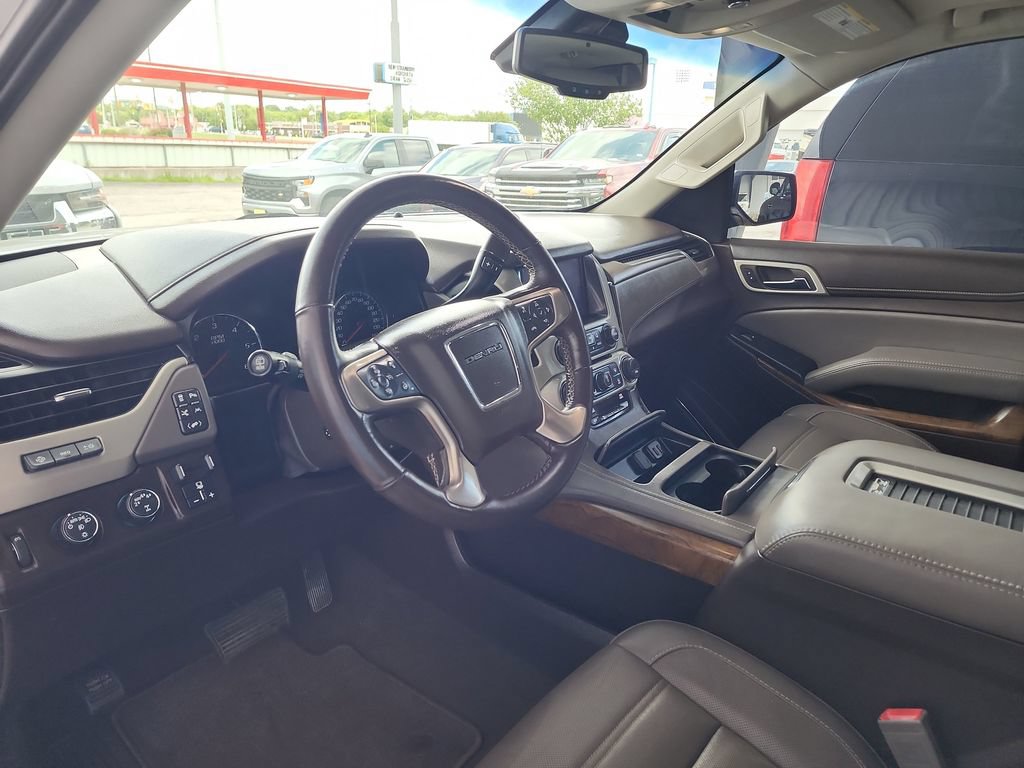 Used 2019 GMC Yukon Denali w/ Denali Ultimate Package AWD/4WD image 16